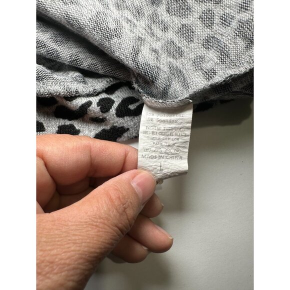 Sunshine & Rodeos Women’s Holiday Sweater Reindeer Patch Red Black Size L - Picture 4 of 5